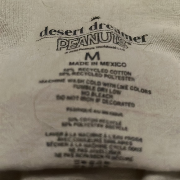 Snoopy Tee Shirt - M - Picture 4 of 4